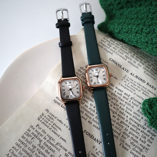 Letisztult modell női négyszögletes karóra öko bőrből