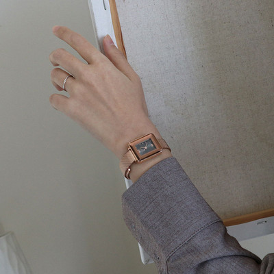 Γυναικείο ρολόι σε χρυσό χρώμα