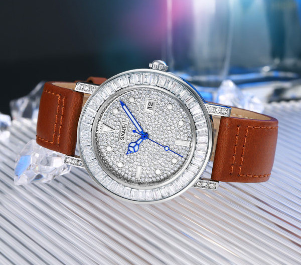 Ceas elegant de dama - cu pietre