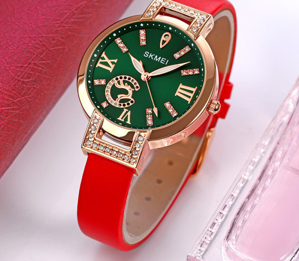 Ceas de dama actual - cu pietre