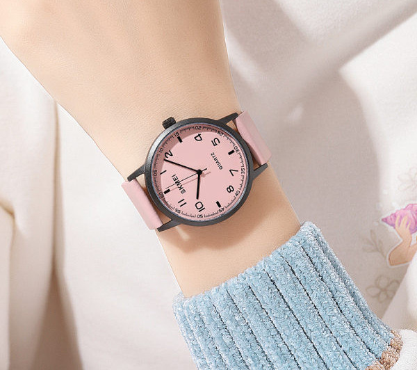 Ceas modern de dama - cu curea din piele