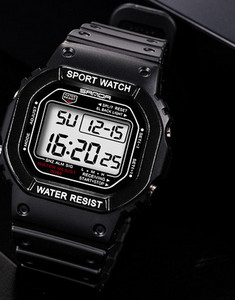 Ženski elektronički sat - s gumenim remenom