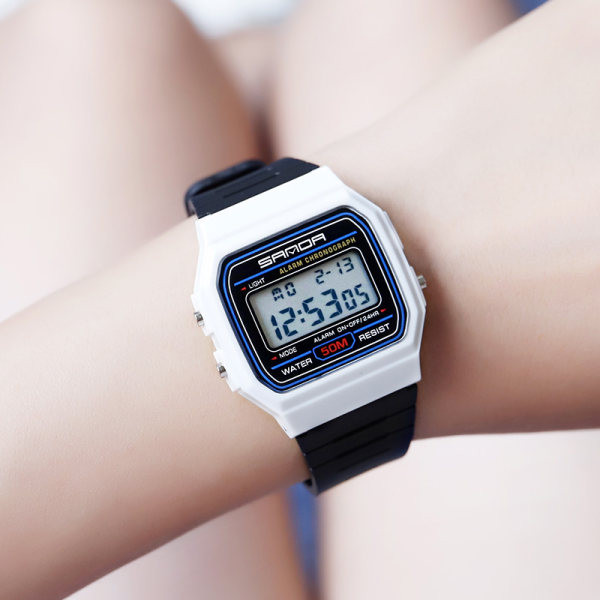 Ženski elektronički sat - s gumenim remenom