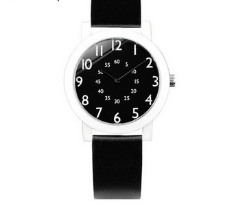 Ceas de dama modern - cu forma rotunda