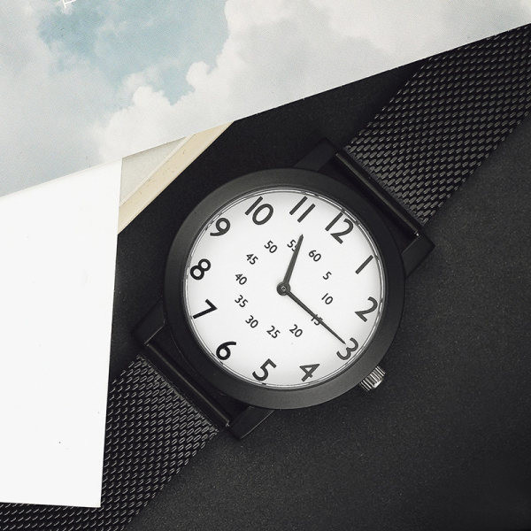 Ceas de dama modern - cu forma rotunda