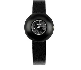 Moderan ženski sat različitih oblika