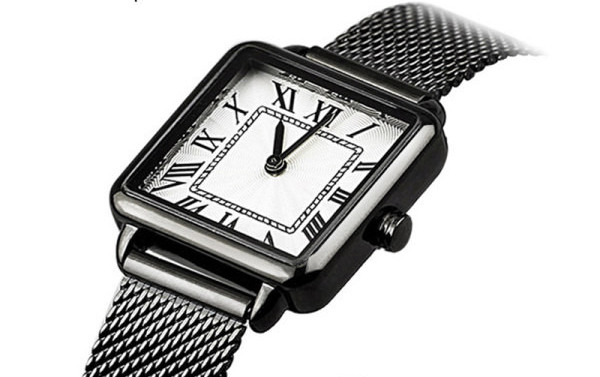 Moderan ženski sat različitih oblika