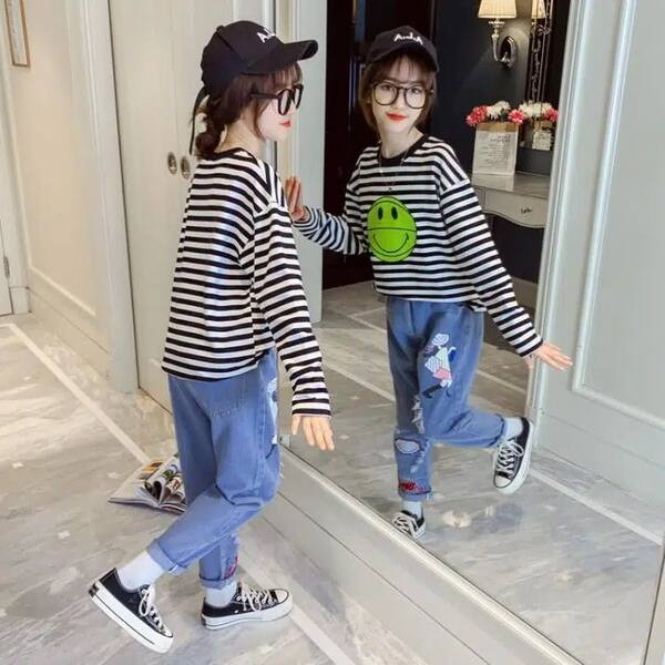 Καθημερινή παιδική μπλούζα - με οβάλ λαιμόκοψη