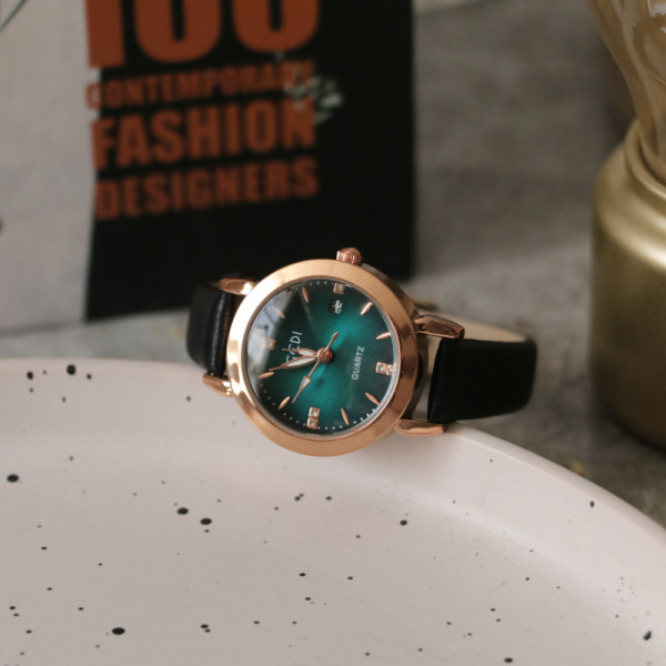 Ceas cu forma rotunda si curea din piele ecologica