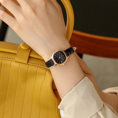 Casual ρολόι με λουράκι από οικολογικό δέρμα για γυναίκες