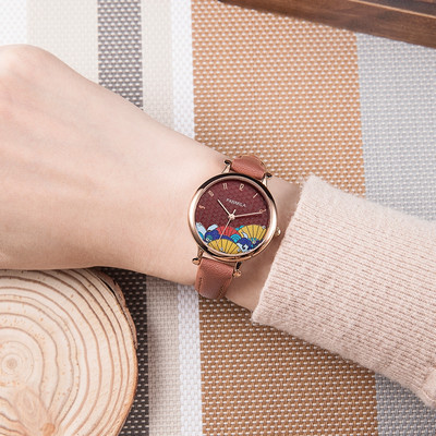 Νέο μοντέλο γυναικείο ρολόι με στρογγυλό σχήμα