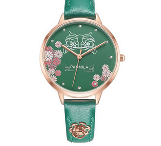 Dekoratiivsete elementide ja nahkrihmaga naiste käekell