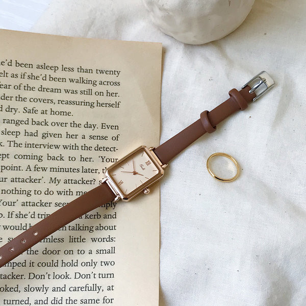 Ženski sat sa remenom od eko kože - u raznim bojama