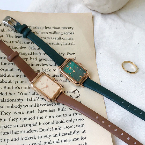 Ženski sat sa remenom od eko kože - u raznim bojama