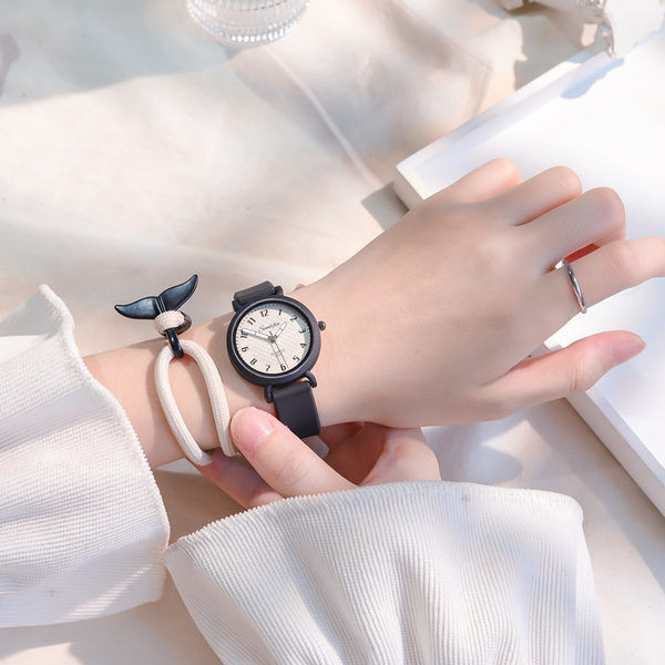 Naiste silikoonist ümmargune käekell