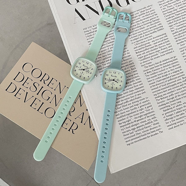 Ceas de damă din silicon în diferite culori