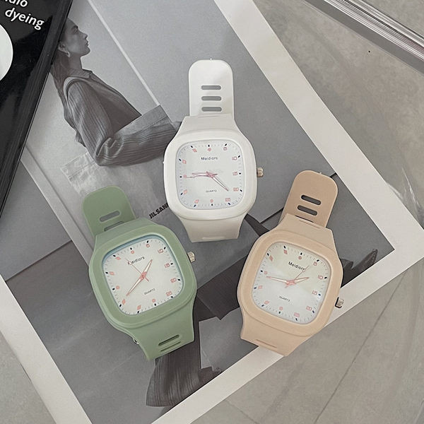 Ceas casual de dama cu curea din silicon