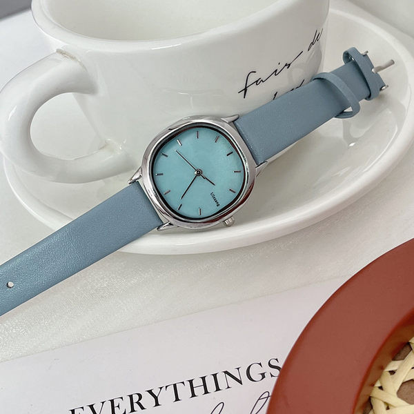 Casual γυναικείο ρολόι με στρογγυλό σχήμα και δερμάτινο λουράκι