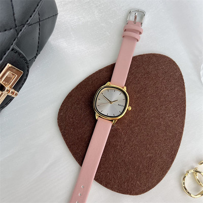 Νέο μοντέλο μοντέρνο ρολόι με δερμάτινο λουράκι για γυναίκες