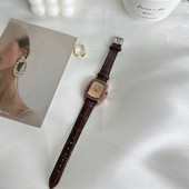 Öko-nahast ja kividest rihmaga naiste käekell