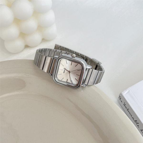 Ceas de dama - de culoare argintie