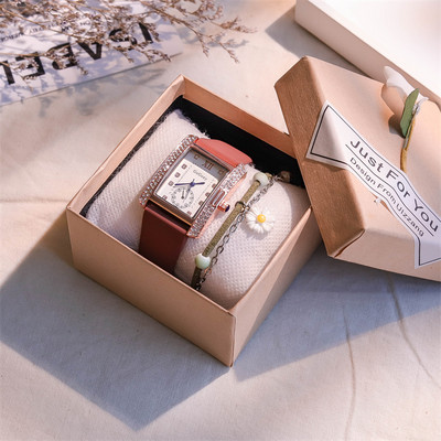 Νέο μοντέλο γυναικείο τετράγωνο ρολόι με διακοσμητικές πέτρες και δερμάτινο λουράκι