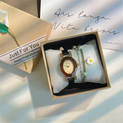 Naiste vabaaja käekell – ökonahast rihmaga