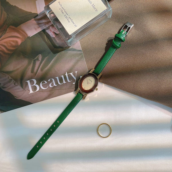 Naiste vabaaja käekell – ökonahast rihmaga