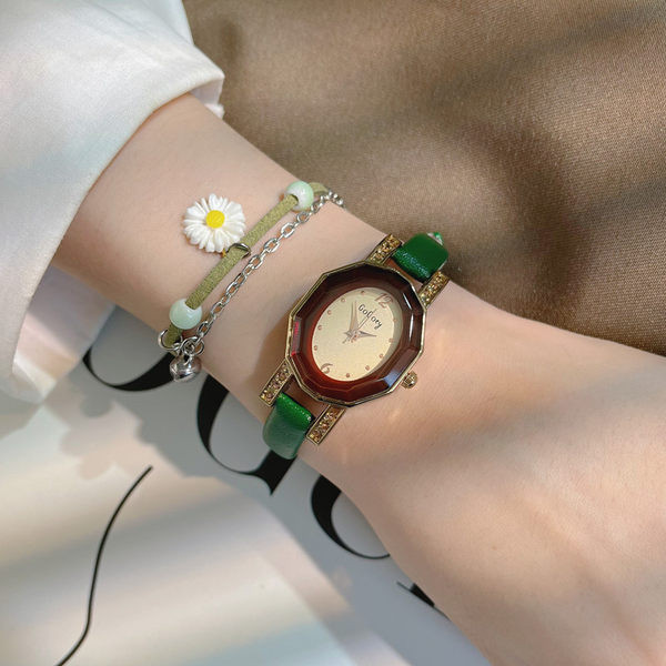 Naiste vabaaja käekell – ökonahast rihmaga