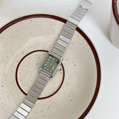 Γυναικείο κομψό ρολόι με τετράγωνο σχήμα