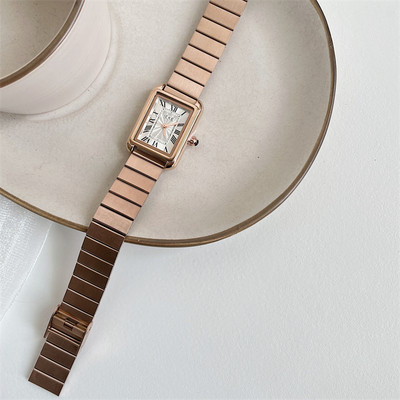 Γυναικείο κομψό ρολόι με τετράγωνο σχήμα