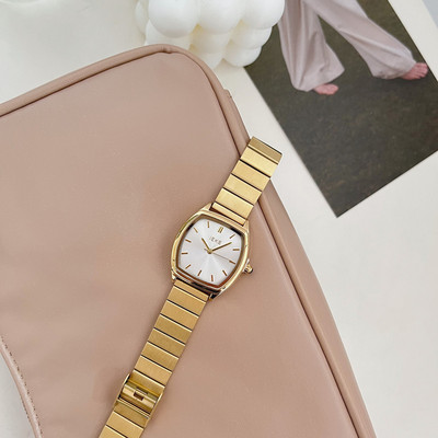 Metallist rihmaga naiste käekell