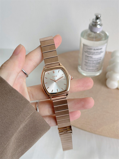 Metallist rihmaga naiste käekell