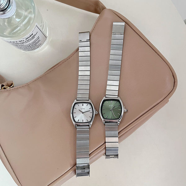 Metallist rihmaga naiste käekell