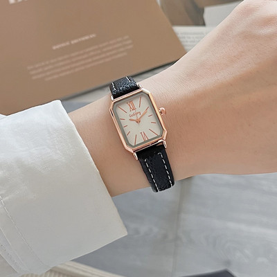 Ceas casual de dama de culoare inchisa si deschisa