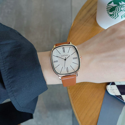 Naiste puhas ruudukujuline käekell