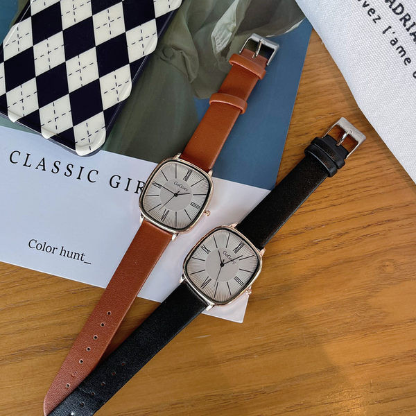 Naiste puhas ruudukujuline käekell