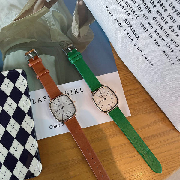 Naiste puhas ruudukujuline käekell