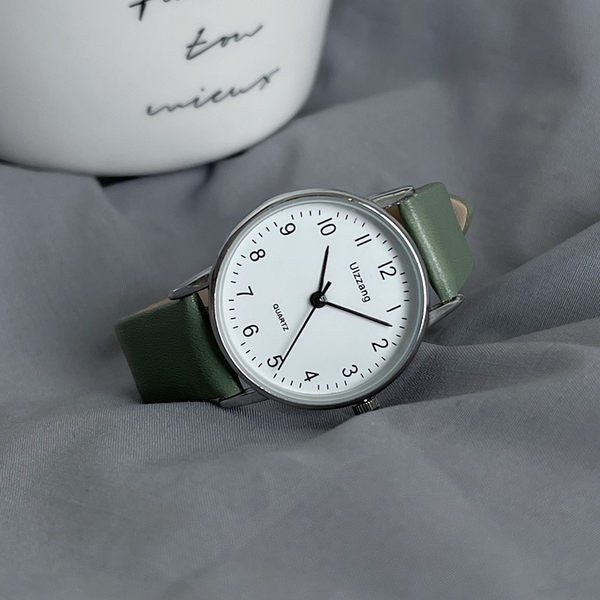 Γυναικείο ρολόι με δερμάτινο λουράκι