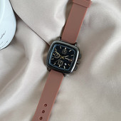 Moodne silikoonrihmaga naiste käekell