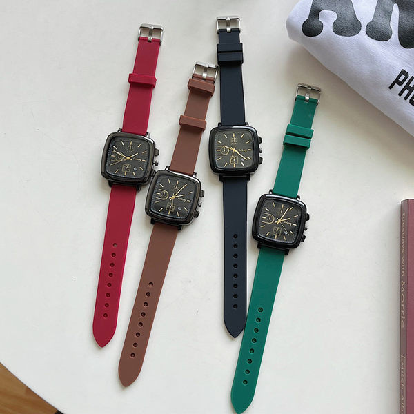 Moodne silikoonrihmaga naiste käekell