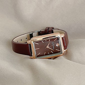 Erinevates värvides vabaaja käekell