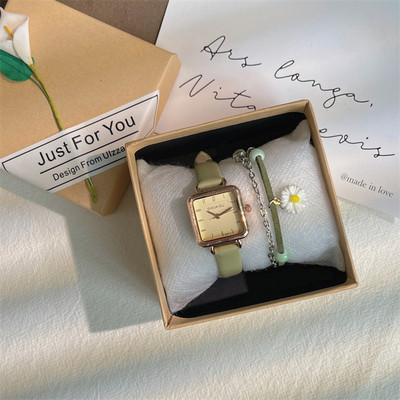 Νέο μοντέλο γυναικείου ρολογιού τετράγωνου σχήματος