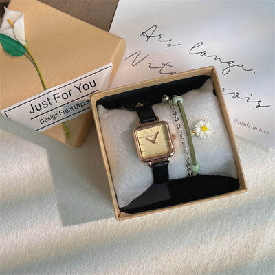 Νέο μοντέλο γυναικείου ρολογιού τετράγωνου σχήματος