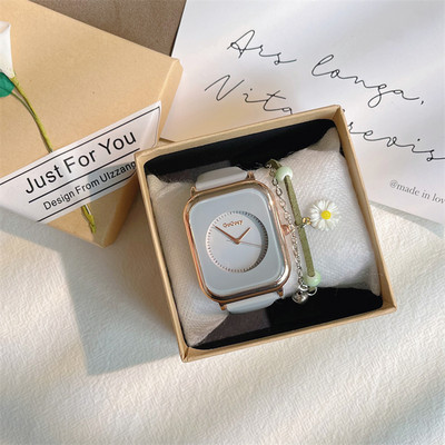 Moodne silikoonrihmaga kandiline käekell