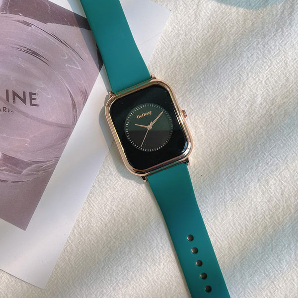 Moodne silikoonrihmaga kandiline käekell