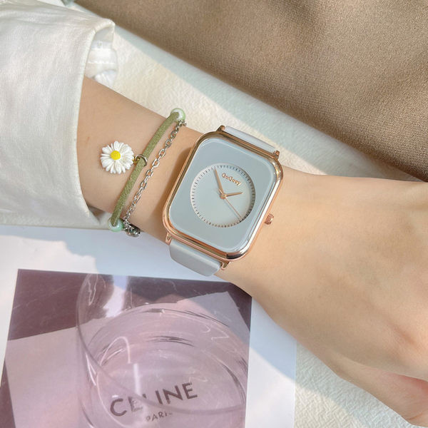 Moodne silikoonrihmaga kandiline käekell