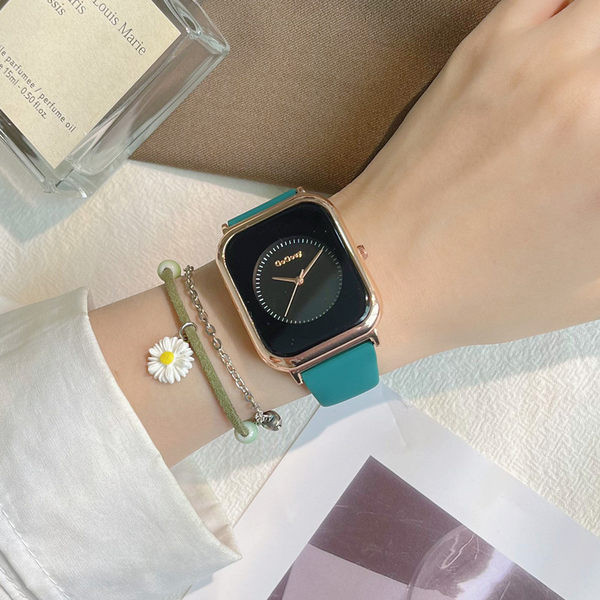 Moodne silikoonrihmaga kandiline käekell