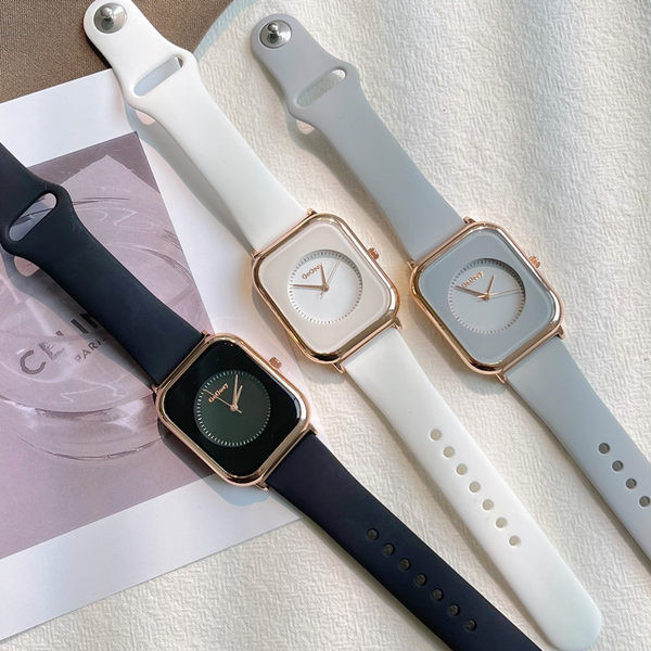 Moodne silikoonrihmaga kandiline käekell