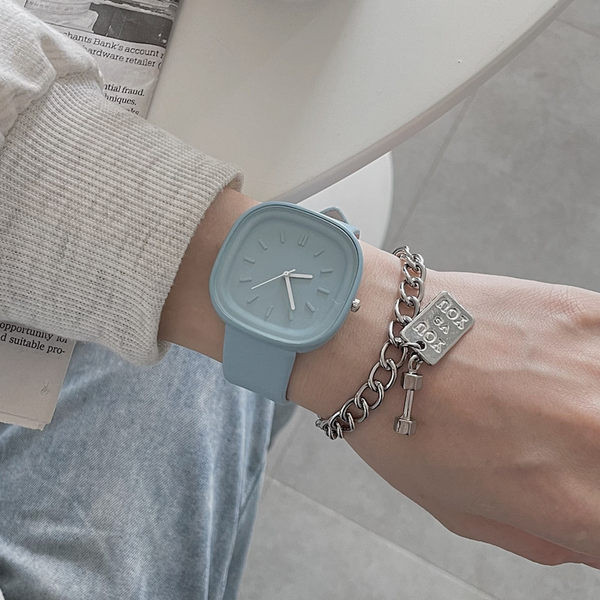 Sportsko-svakodnevni ženski sat